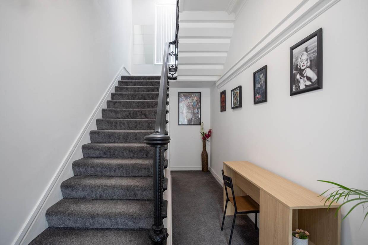 Dusties Hotel Ρόδεραμ Εξωτερικό φωτογραφία